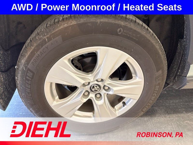 Used 2021 Toyota RAV4 XLE w/ Convenience Package AWD/4WD image 8
