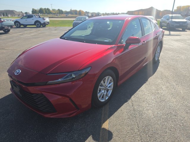 Used 2025 Toyota Camry LE FWD image 3