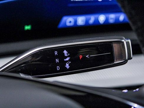 Certified 2025 Cadillac Optiq Luxury 1 image 21