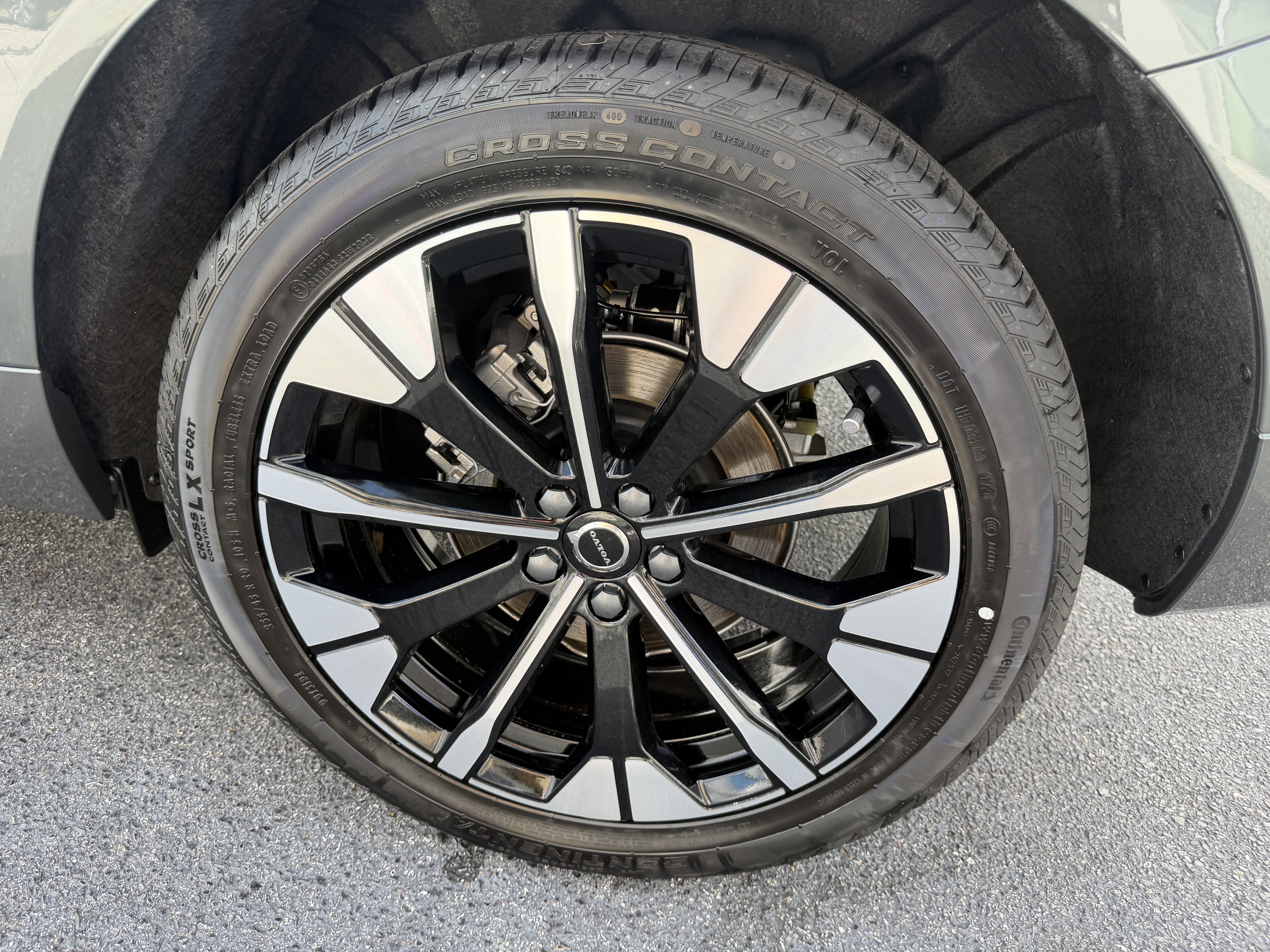 New 2027 Volvo XC60 B5 Plus AWD/4WD image 32