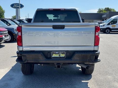 Used 2024 Chevrolet Silverado 2500 Custom w/ Custom Value Package AWD/4WD image 4