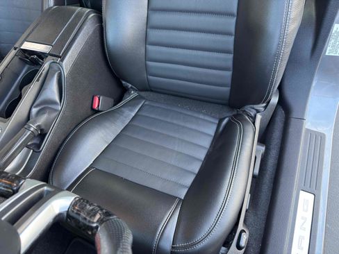 Used 2010 Ford Mustang Premium image 37