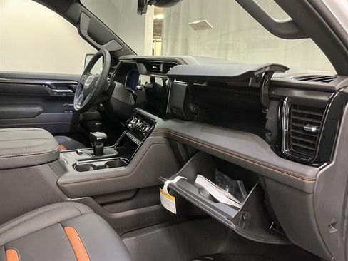 New 2026 GMC Sierra 1500 AT4 w/ AT4 Premium Package AWD/4WD image 8