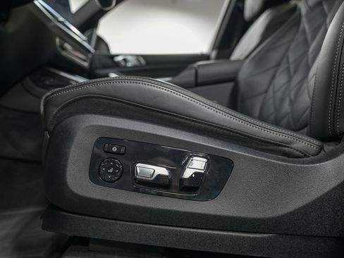 Used 2024 BMW X7 xDrive40i w/ Executive Package image 14