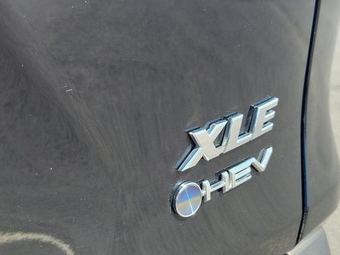 Certified 2025 Toyota RAV4 XLE AWD/4WD image 9