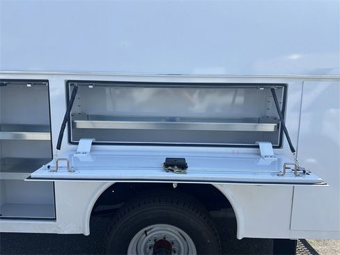 New 2024 Ford E-350 and Econoline 350 Super Duty w/ Power Windows & Locks Group image 15
