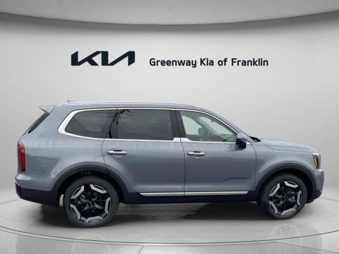 New 2025 Kia Telluride S image 8