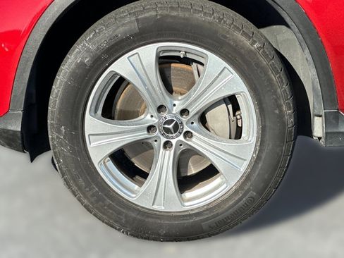 Used 2018 Mercedes-Benz GLC 300 4MATIC image 11