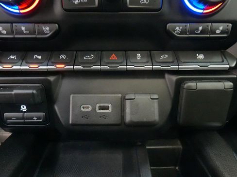 Used 2020 Chevrolet Silverado 1500 High Country w/ Technology Package image 39