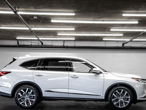 Used 2023 Acura MDX FWD w/ Technology Package image 6