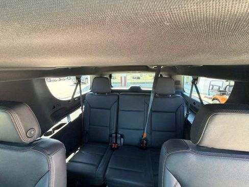 Certified 2022 Chevrolet Suburban High Country AWD/4WD image 27