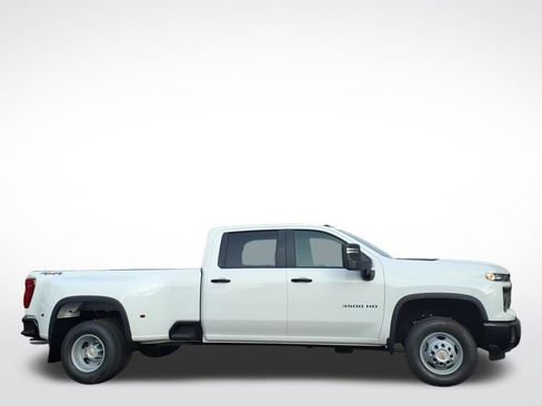 New 2026 Chevrolet Silverado 3500 W/T AWD/4WD image 2