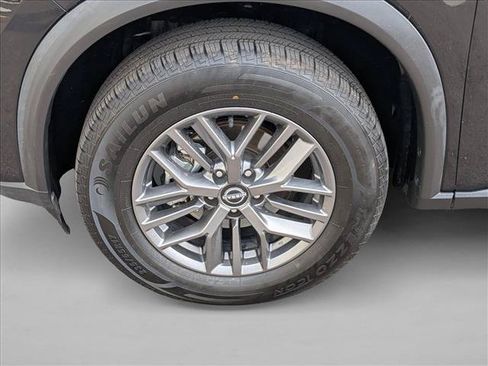 Used 2023 Nissan Rogue S FWD image 29
