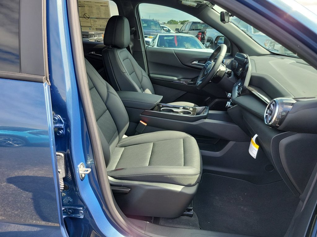 New 2027 Chevrolet Equinox LT w/ Convenience Package II FWD image 28