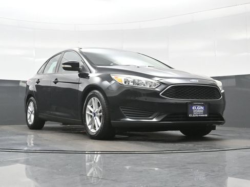 Used 2015 Ford Focus SE FWD image 30