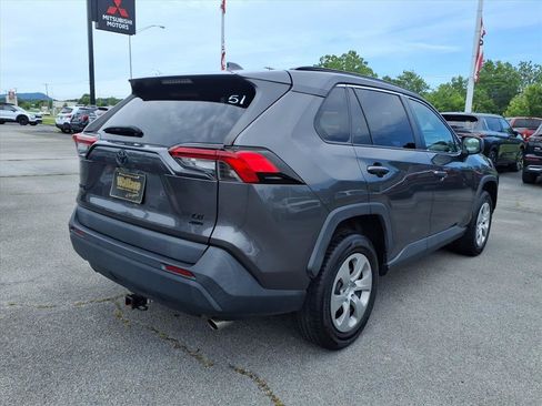 Used 2021 Toyota RAV4 LE AWD/4WD image 15
