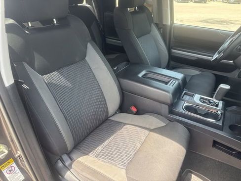 Used 2017 Toyota Tundra SR5 w/ TRD Off Road Package image 15