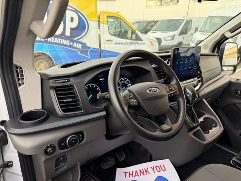 Used 2024 Ford Transit 350 XLT RWD image 4