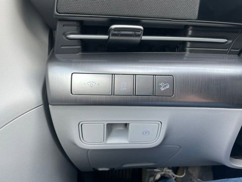 Used 2025 Hyundai Kona SEL image 44