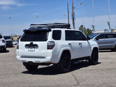 Used 2021 Toyota 4Runner Venture w/ Moonroof Package AWD/4WD image 5