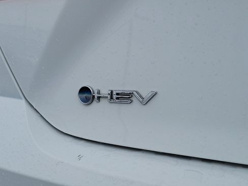 Used 2025 Toyota Camry LE image 6