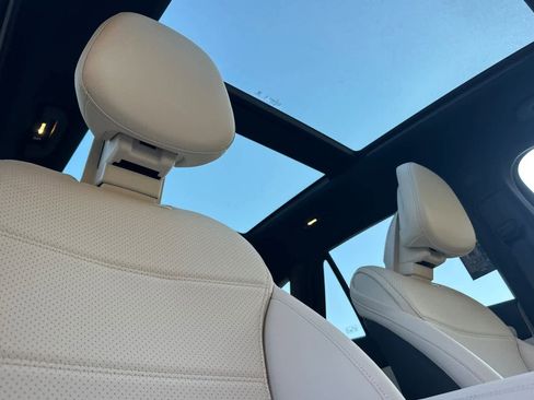 Used 2026 Mercedes-Benz GLC 300 GLC 300 image 16