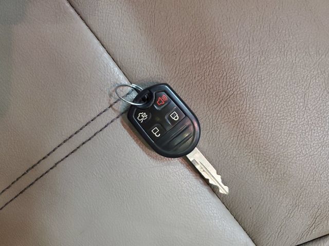 Used 2013 Ford Edge SEL FWD image 30