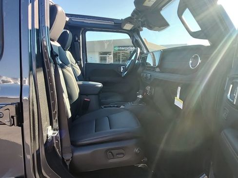 New 2026 Jeep Wrangler Unlimited Sahara AWD/4WD image 14