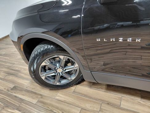 Used 2025 Chevrolet Blazer LT AWD/4WD image 25