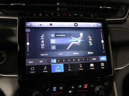 Used 2023 Jeep Grand Cherokee 30th Anniversary image 28