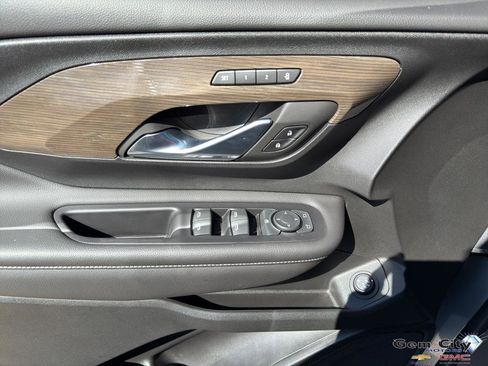 Used 2023 GMC Terrain Denali image 31