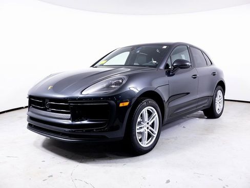 Used 2026 Porsche Macan AWD/4WD image 1