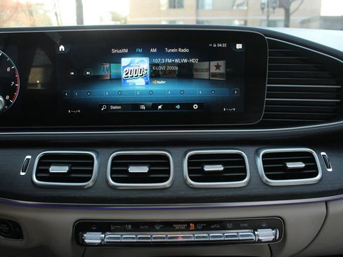 Used 2020 Mercedes-Benz GLE 350 4MATIC w/ Premium Package image 34