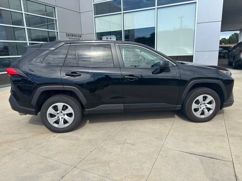 Used 2022 Toyota RAV4 LE AWD/4WD image 8