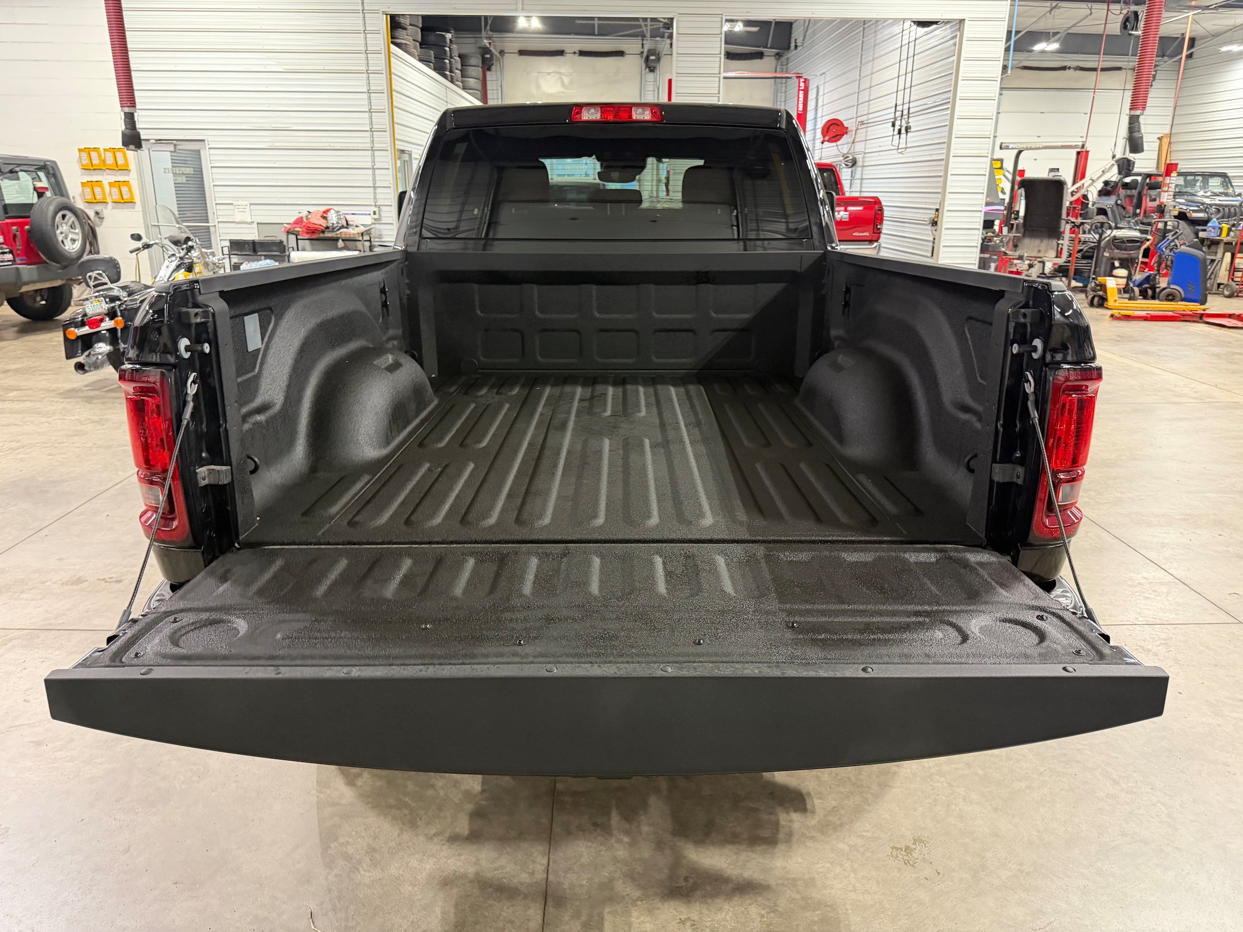 Used 2025 RAM 2500 Big Horn AWD/4WD image 28