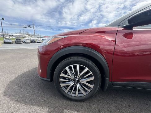 Used 2023 Nissan Kicks SV image 16