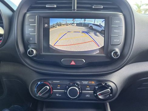 Used 2022 Kia Soul LX w/ Technology Package FWD image 14