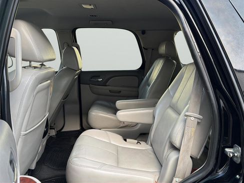 Used 2007 Chevrolet Tahoe LTZ w/ LTZ Preferred Equipment Group image 17