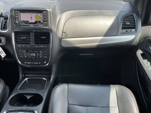 Used 2019 Dodge Grand Caravan GT FWD image 18