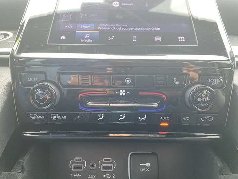 Used 2022 Jeep Grand Cherokee Altitude AWD/4WD image 22