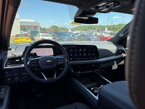 New 2026 Chevrolet Tahoe Premier w/ Sun And Tow Package AWD/4WD image 19