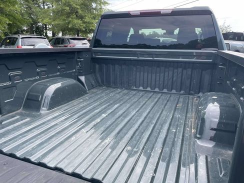 Used 2025 Chevrolet Silverado 1500 LT AWD/4WD image 11