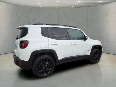 Used 2022 Jeep Renegade Altitude AWD/4WD image 3