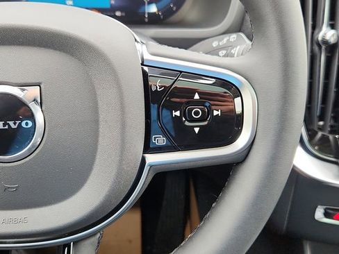 New 2025 Volvo XC90 B6 Plus w/ Protection Package Premier image 18