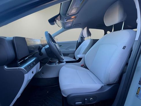 Used 2025 Hyundai Kona SEL image 11