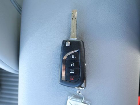 Used 2022 Toyota Camry SE image 20