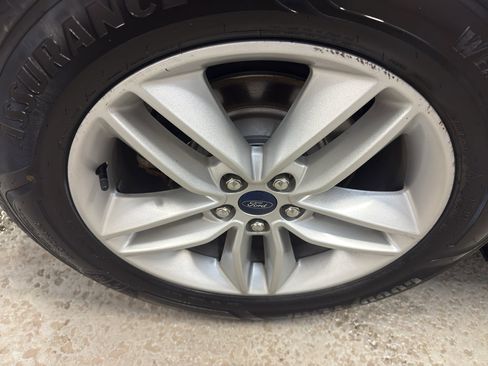 Used 2016 Ford Edge SEL image 32