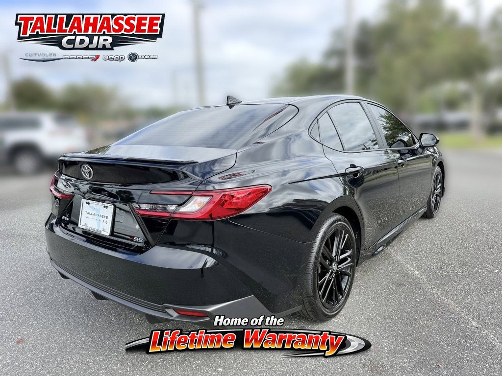 Used 2025 Toyota Camry SE w/ Convenience Package FWD image 3