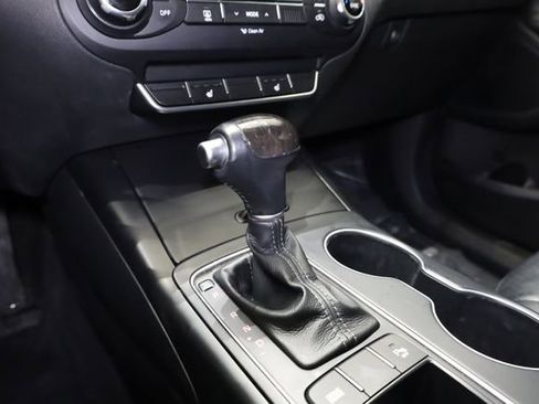 Used 2017 Kia Sorento LX w/ LX Convenience Package image 21