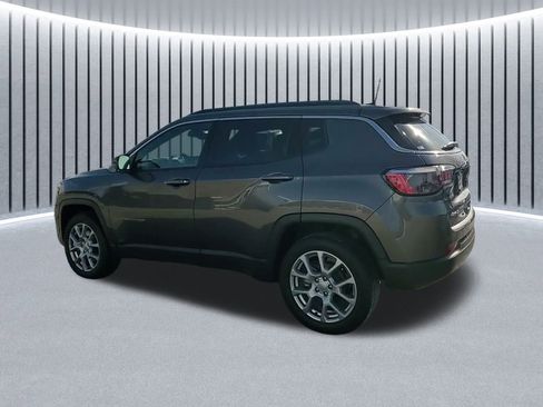 Used 2023 Jeep Compass Latitude AWD/4WD image 15